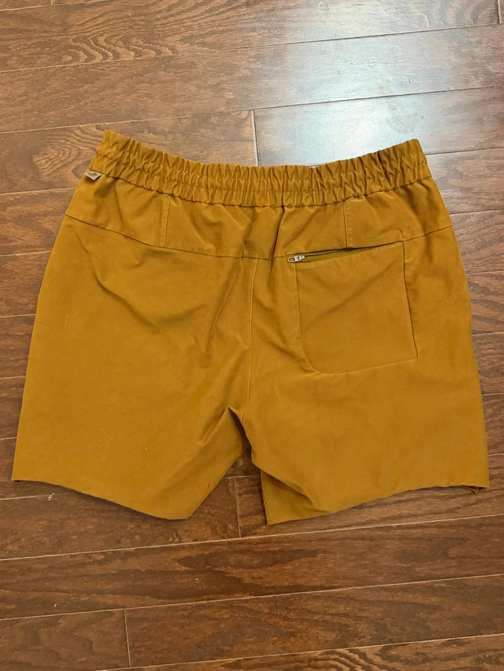 Lululemon Bowline Utilitech Shorts Burnt Camel Elastic 32” Waist Men’s Gorpcore